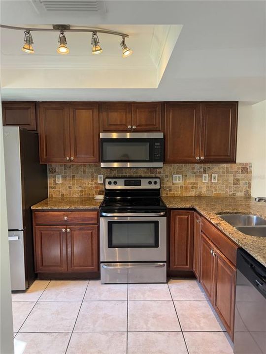 En Venta: $208,000 (2 camas, 2 baños, 983 Pies cuadrados)
