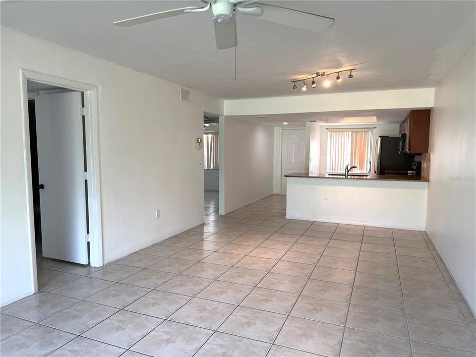 En Venta: $208,000 (2 camas, 2 baños, 983 Pies cuadrados)