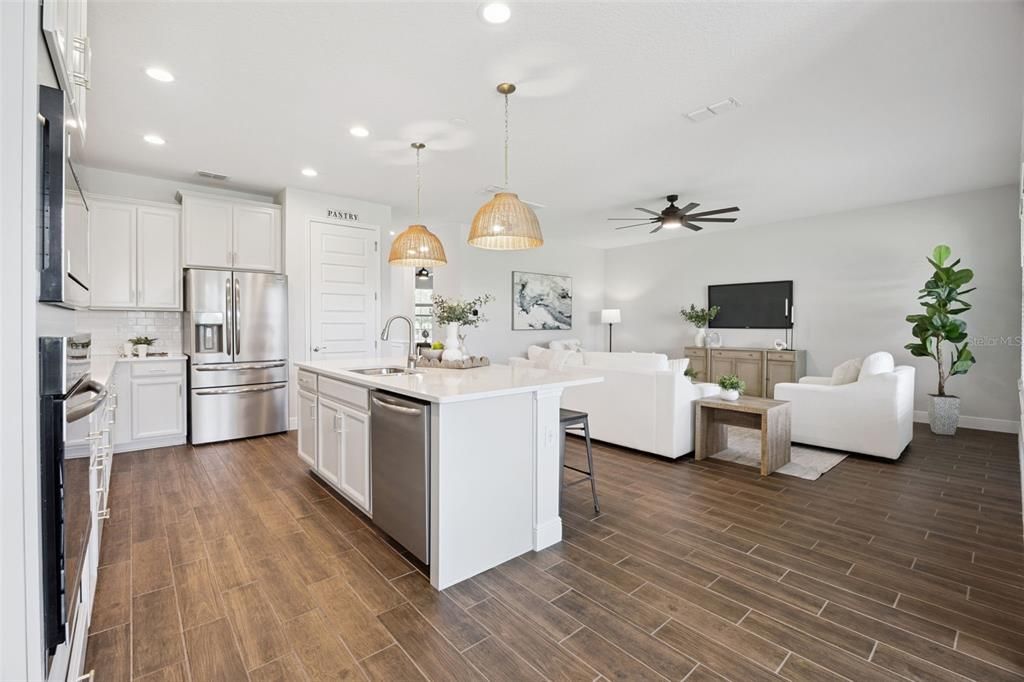 For Sale: $825,000 (4 beds, 3 baths, 2921 Square Feet)