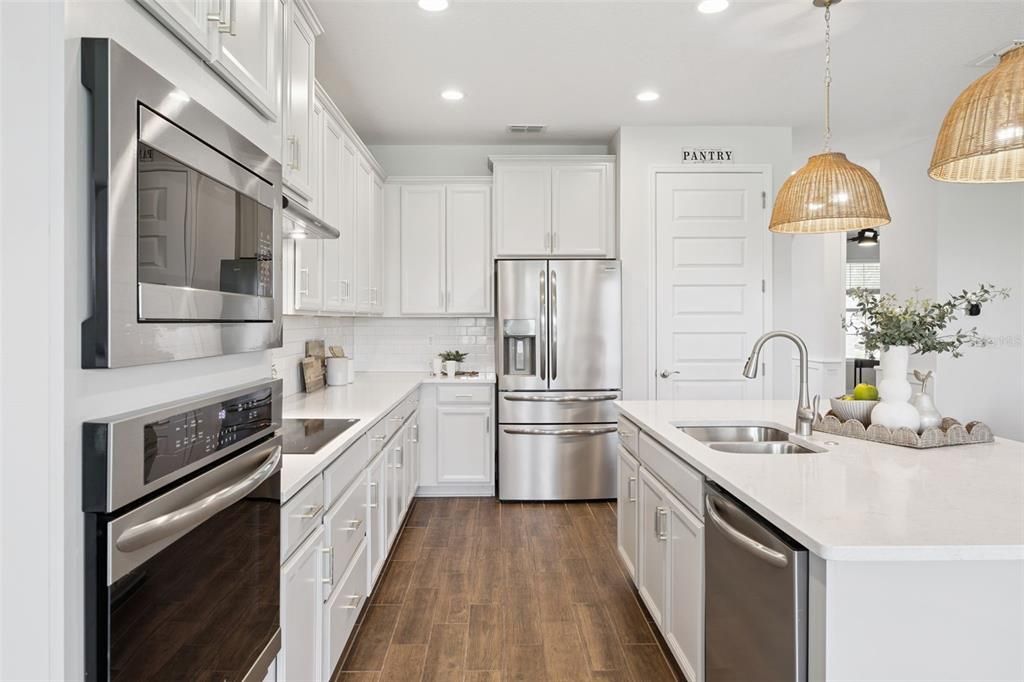 For Sale: $825,000 (4 beds, 3 baths, 2921 Square Feet)
