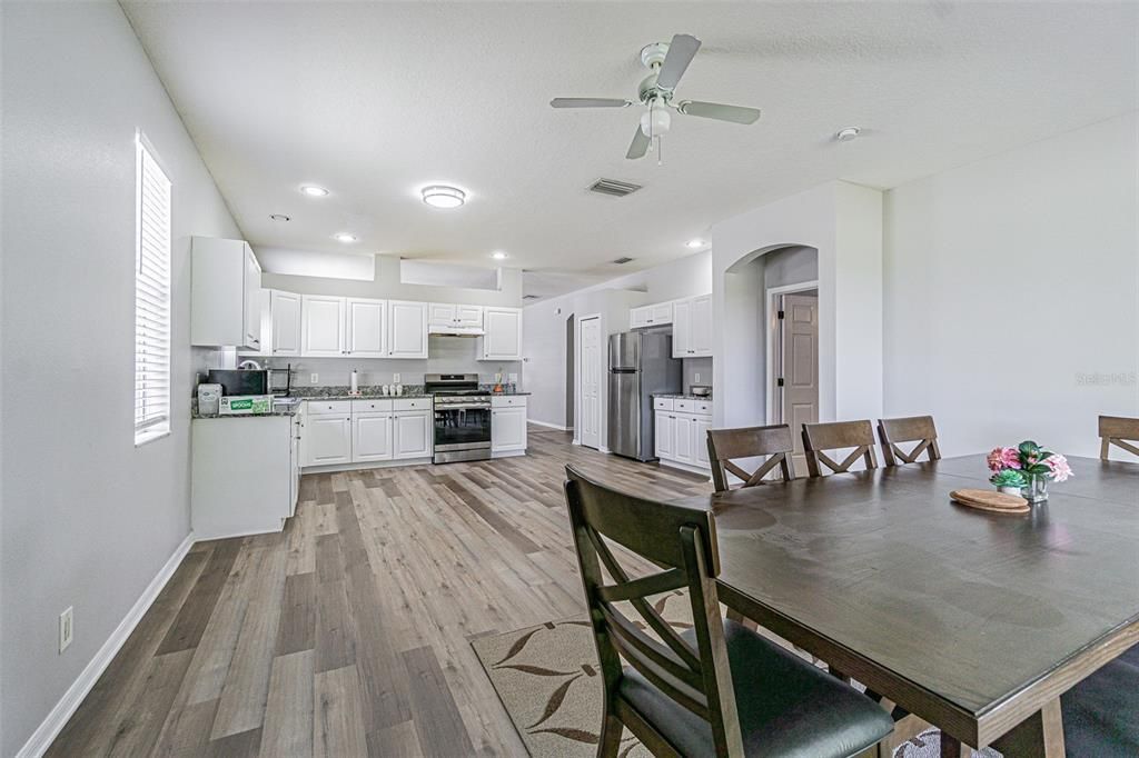 For Rent: $2,500 (4 beds, 2 baths, 1922 Square Feet)