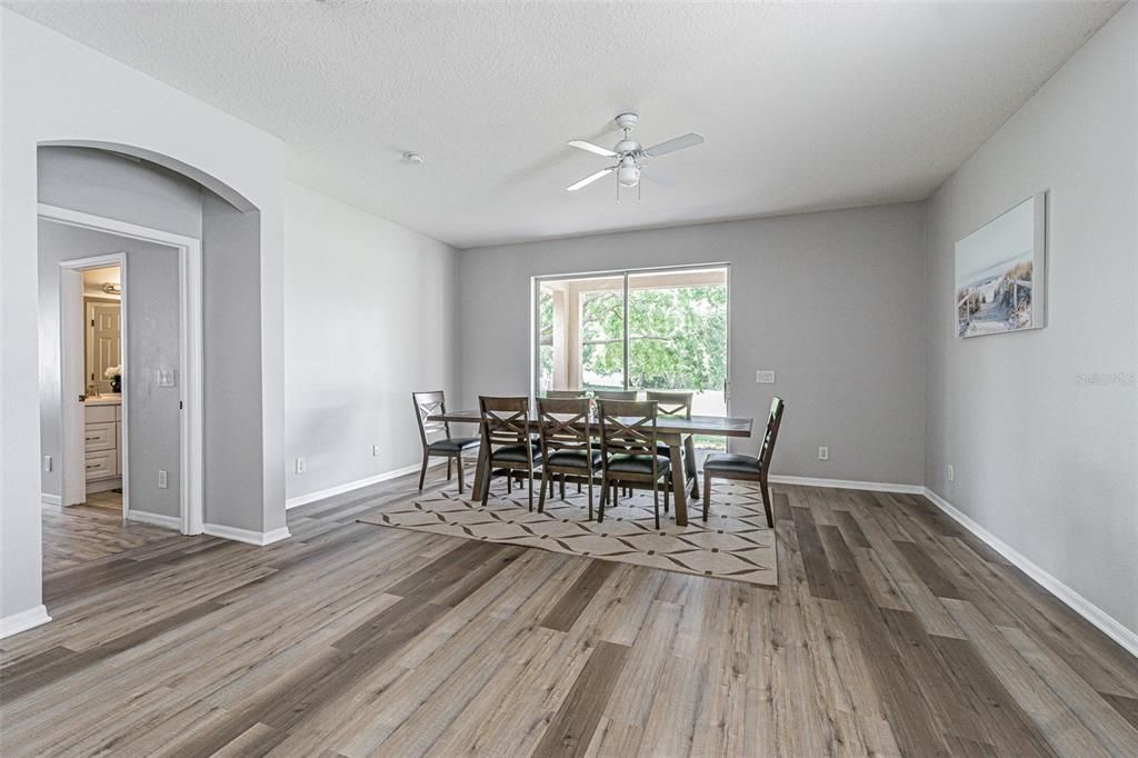 For Rent: $2,500 (4 beds, 2 baths, 1922 Square Feet)
