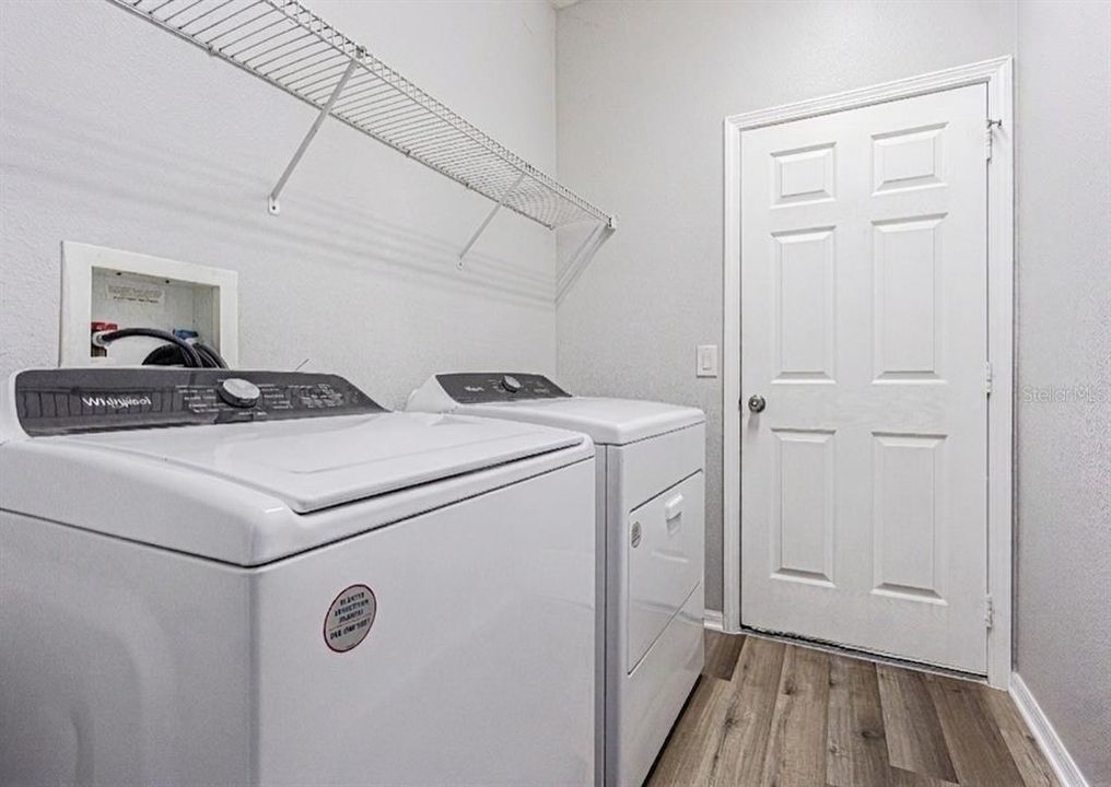 For Rent: $2,500 (4 beds, 2 baths, 1922 Square Feet)
