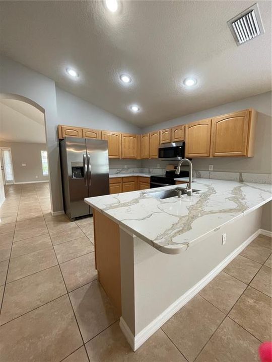 En Renta: $2,950 (4 camas, 2 baños, 1921 Pies cuadrados)
