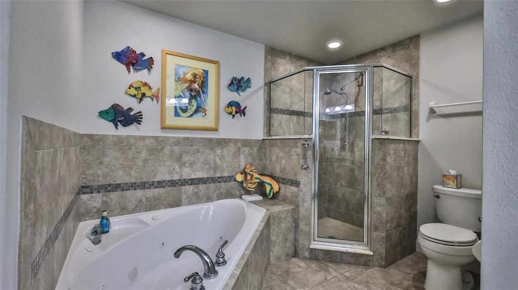 For Sale: $559,000 (2 beds, 2 baths, 1384 Square Feet)