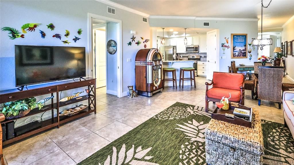 For Sale: $559,000 (2 beds, 2 baths, 1384 Square Feet)