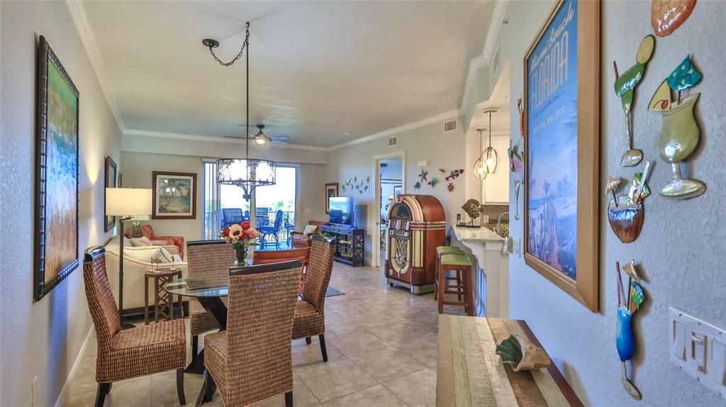 For Sale: $559,000 (2 beds, 2 baths, 1384 Square Feet)
