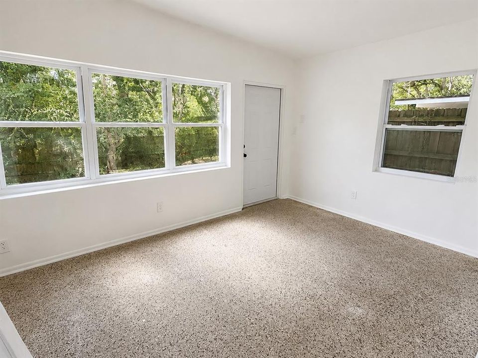 В аренду: $1,900 (2 спален, 1 ванн, 980 Квадратных фут)