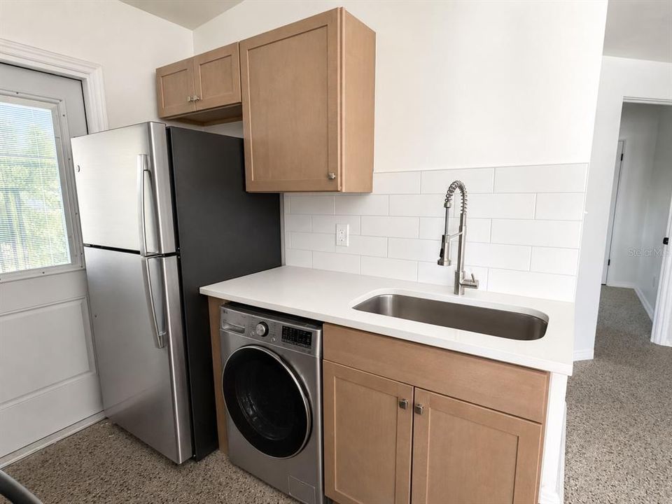 В аренду: $1,900 (2 спален, 1 ванн, 980 Квадратных фут)