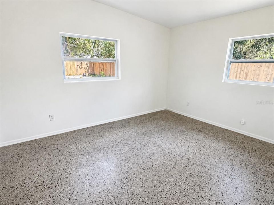 В аренду: $1,900 (2 спален, 1 ванн, 980 Квадратных фут)