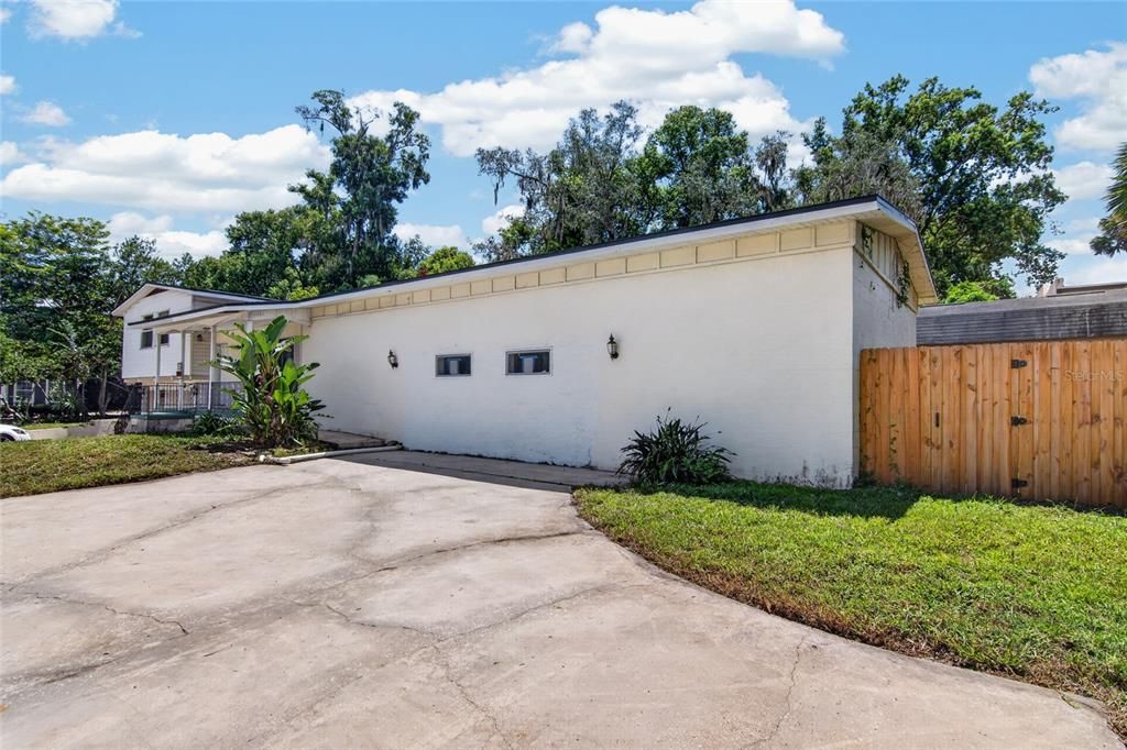 For Sale: $1,200,000 (3 beds, 2 baths, 1487 Square Feet)