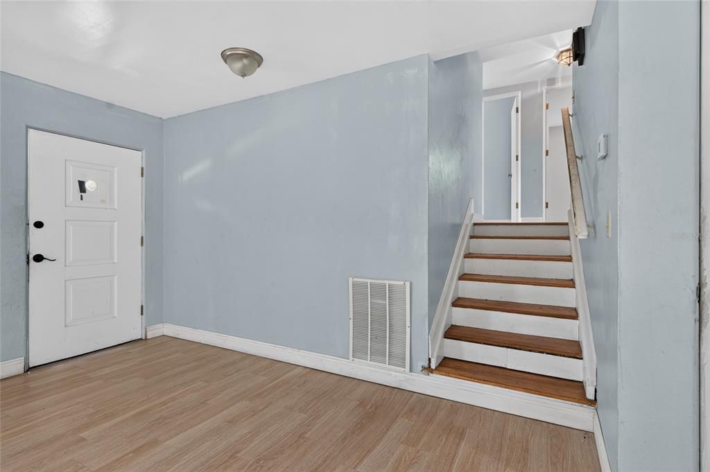 For Sale: $1,200,000 (3 beds, 2 baths, 1487 Square Feet)