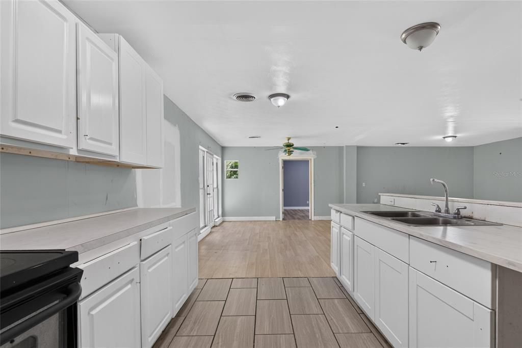For Sale: $1,200,000 (3 beds, 2 baths, 1487 Square Feet)