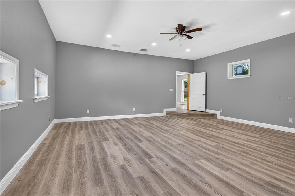 For Sale: $1,200,000 (3 beds, 2 baths, 1487 Square Feet)