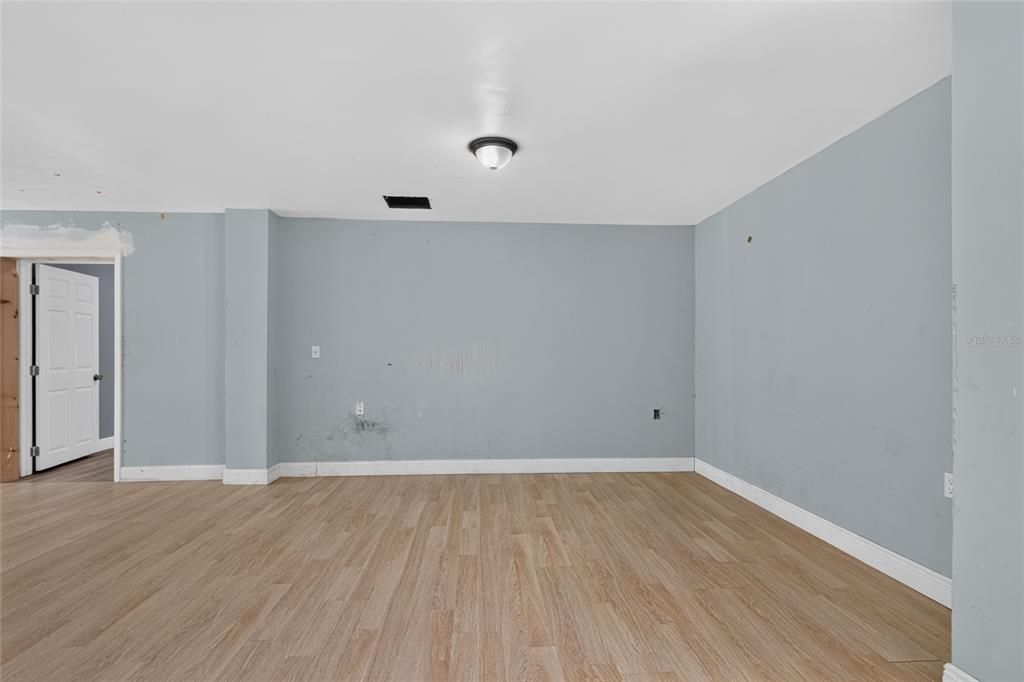 For Sale: $1,200,000 (3 beds, 2 baths, 1487 Square Feet)