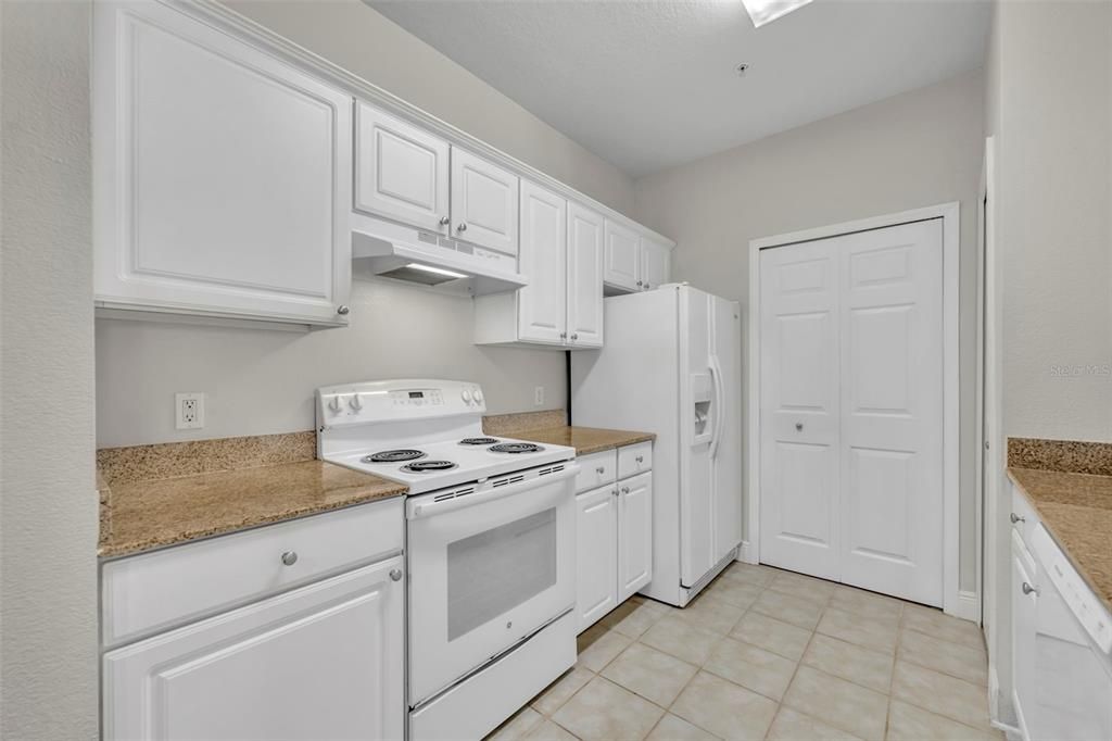 В аренду: $1,850 (2 спален, 2 ванн, 1276 Квадратных фут)