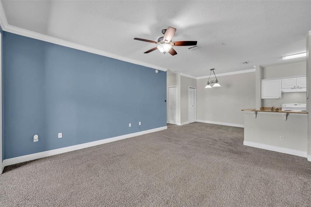 В аренду: $1,850 (2 спален, 2 ванн, 1276 Квадратных фут)