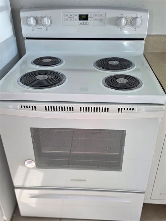 For Rent: $2,000 (2 beds, 1 baths, 759 Square Feet)