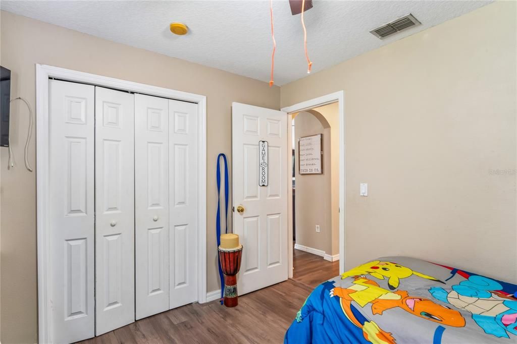 For Sale: $415,000 (3 beds, 2 baths, 1340 Square Feet)