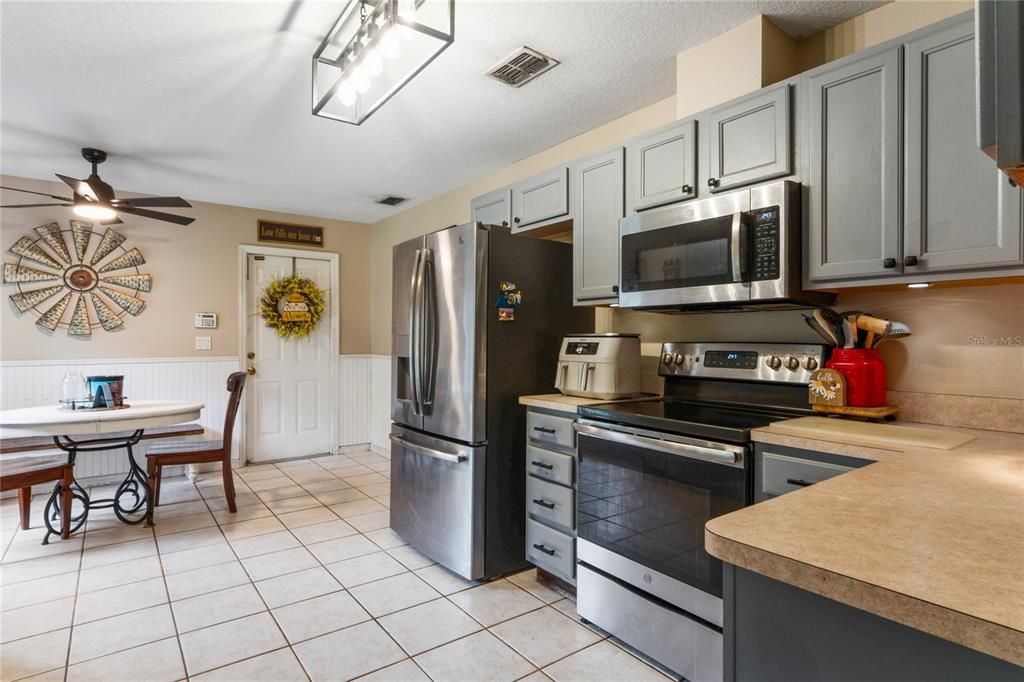 For Sale: $415,000 (3 beds, 2 baths, 1340 Square Feet)