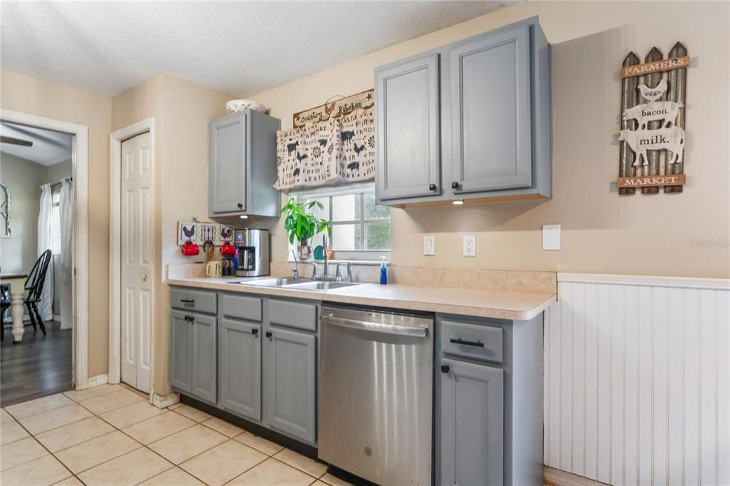 For Sale: $415,000 (3 beds, 2 baths, 1340 Square Feet)