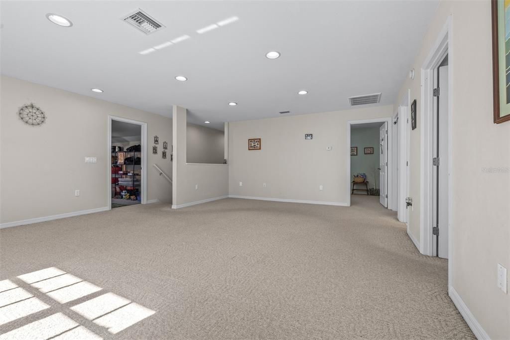 For Sale: $760,000 (5 beds, 3 baths, 3694 Square Feet)