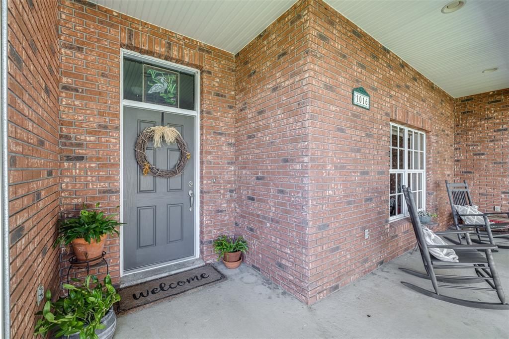 For Sale: $760,000 (5 beds, 3 baths, 3694 Square Feet)