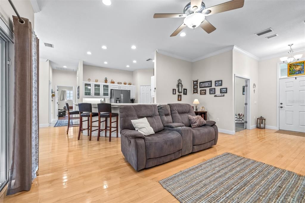 For Sale: $760,000 (5 beds, 3 baths, 3694 Square Feet)