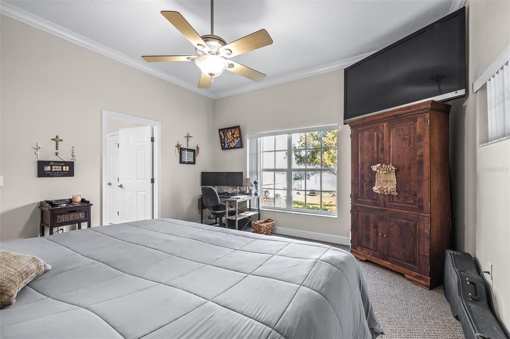 For Sale: $760,000 (5 beds, 3 baths, 3694 Square Feet)