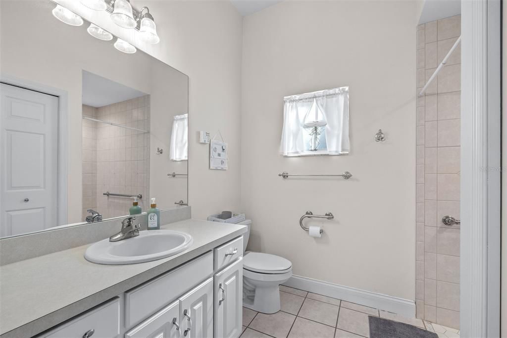 For Sale: $760,000 (5 beds, 3 baths, 3694 Square Feet)