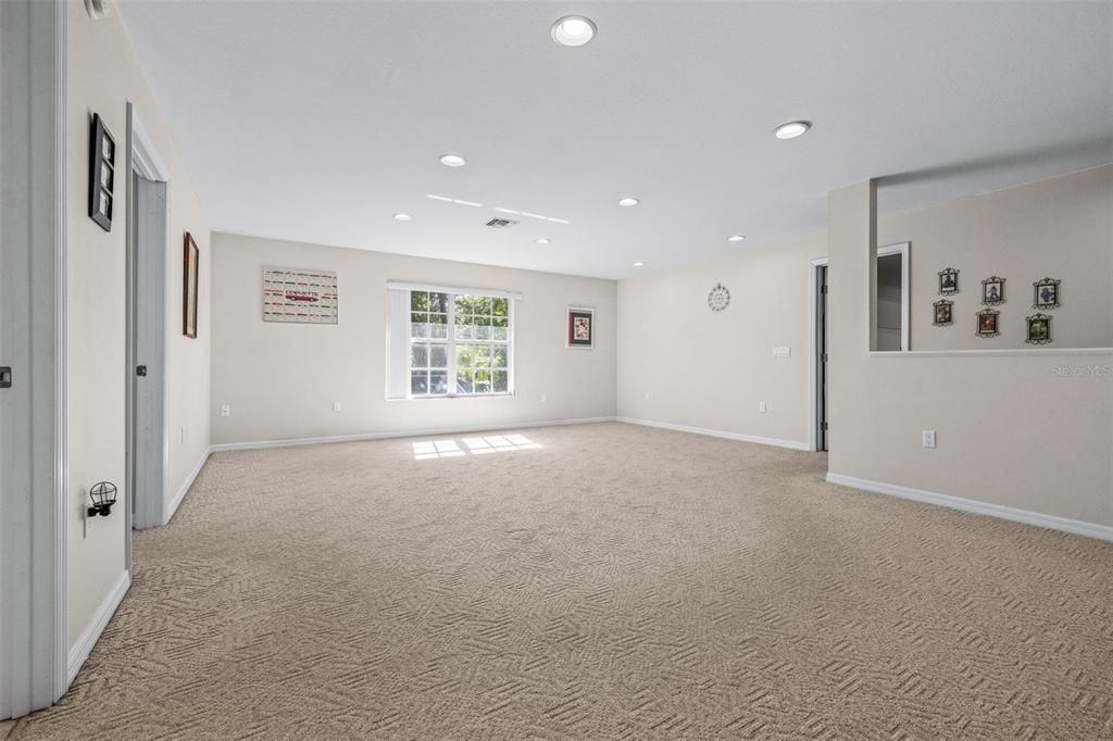 For Sale: $760,000 (5 beds, 3 baths, 3694 Square Feet)