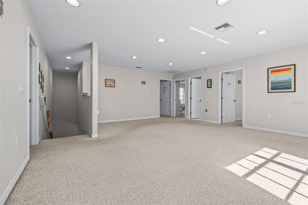 For Sale: $760,000 (5 beds, 3 baths, 3694 Square Feet)