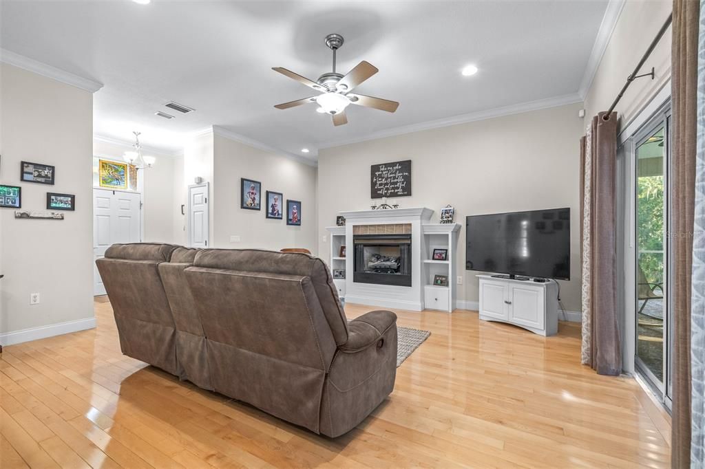 For Sale: $760,000 (5 beds, 3 baths, 3694 Square Feet)