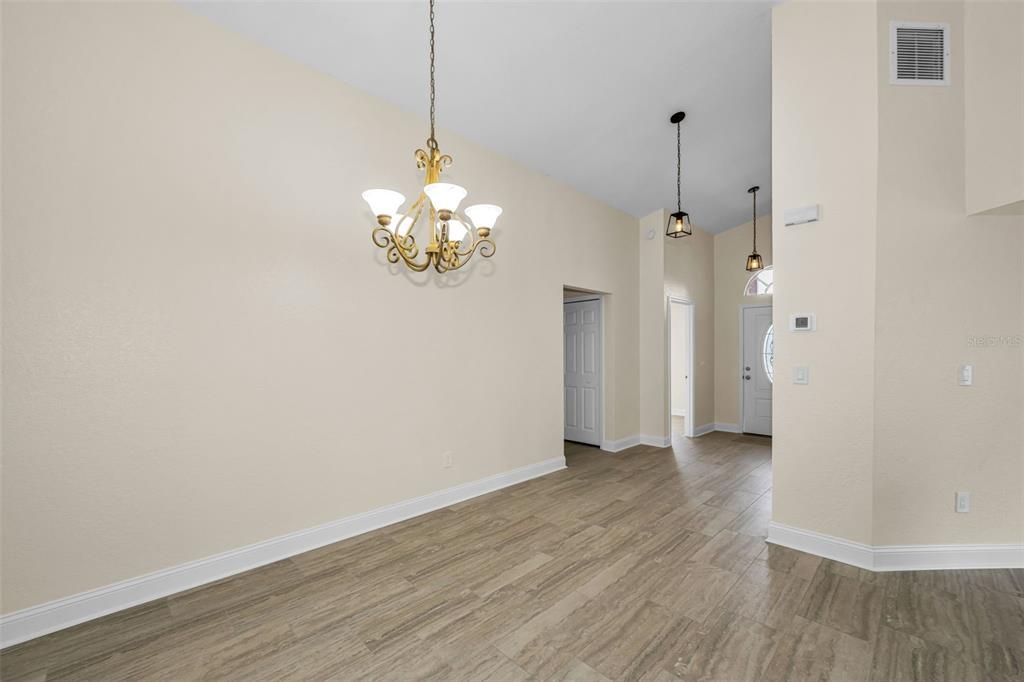 En Venta: $449,900 (3 camas, 2 baños, 1674 Pies cuadrados)