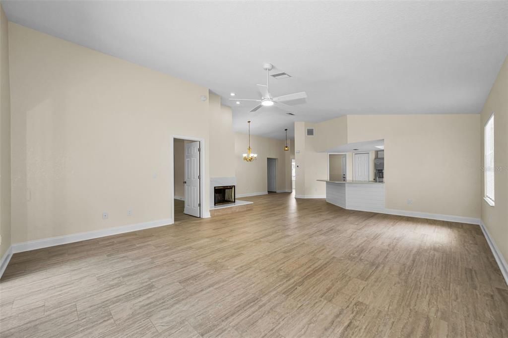 En Venta: $449,900 (3 camas, 2 baños, 1674 Pies cuadrados)