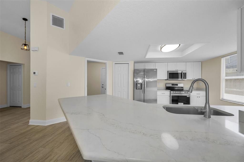 En Venta: $449,900 (3 camas, 2 baños, 1674 Pies cuadrados)