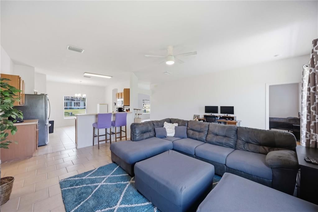 For Sale: $299,900 (3 beds, 2 baths, 1852 Square Feet)