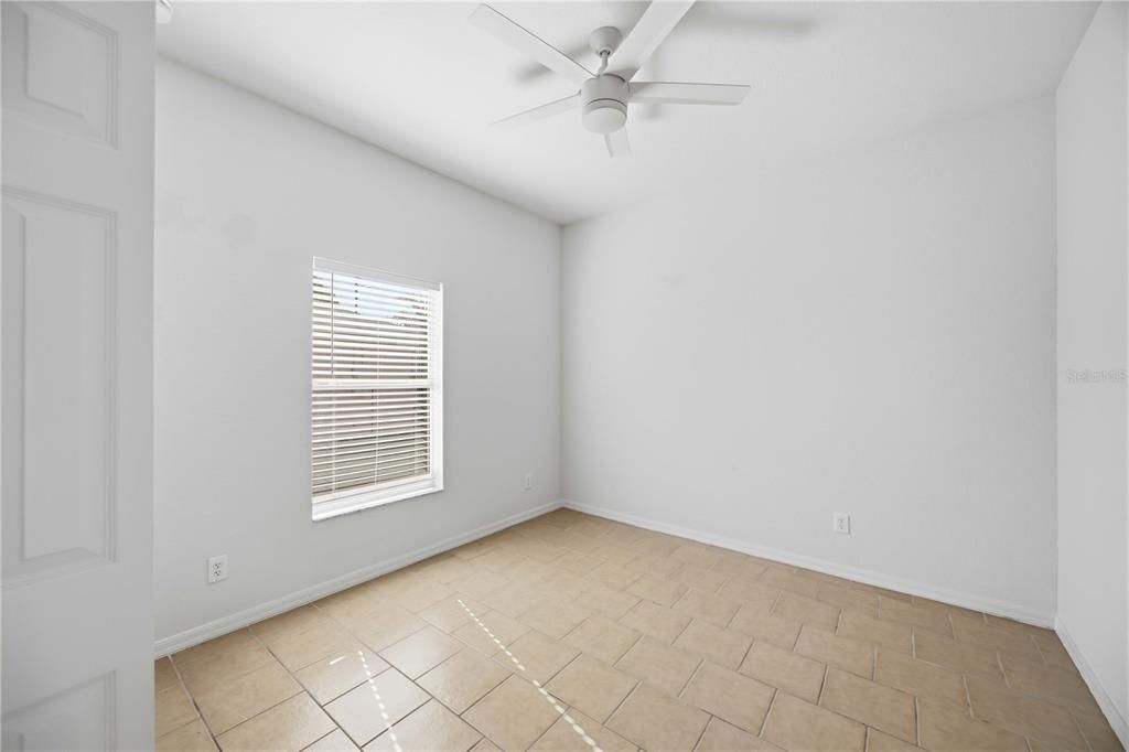 For Sale: $299,900 (3 beds, 2 baths, 1852 Square Feet)