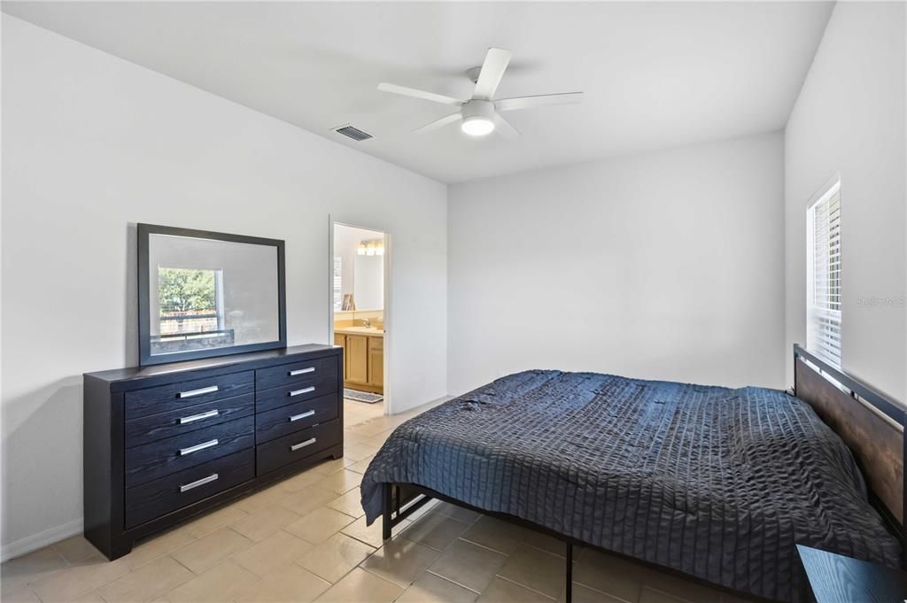For Sale: $299,900 (3 beds, 2 baths, 1852 Square Feet)