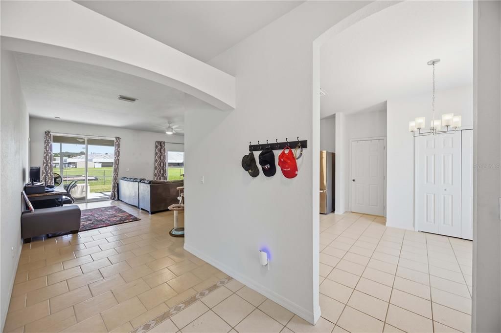 For Sale: $299,900 (3 beds, 2 baths, 1852 Square Feet)