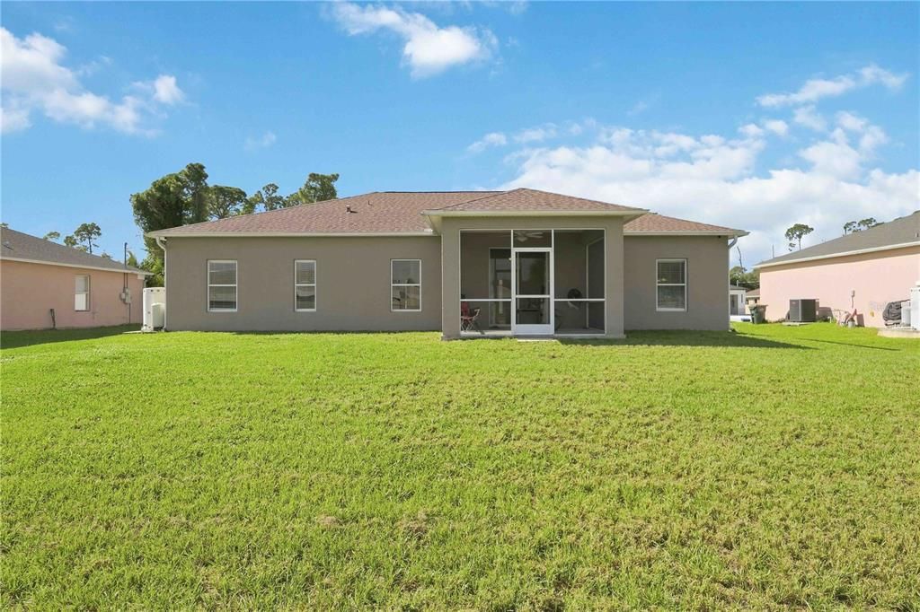 For Sale: $299,900 (3 beds, 2 baths, 1852 Square Feet)