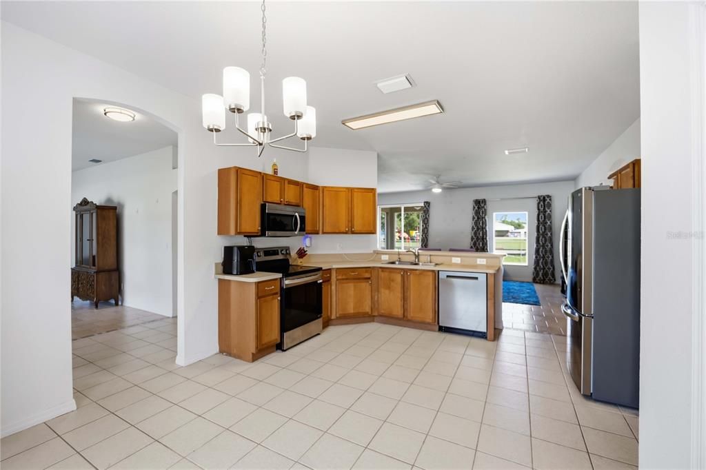 For Sale: $299,900 (3 beds, 2 baths, 1852 Square Feet)