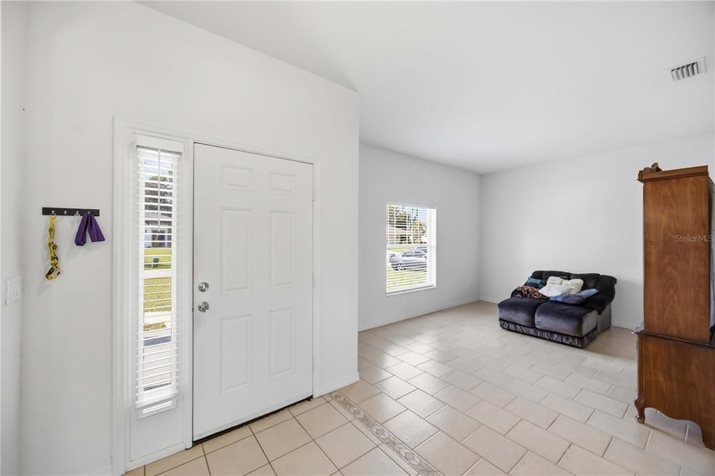 For Sale: $299,900 (3 beds, 2 baths, 1852 Square Feet)