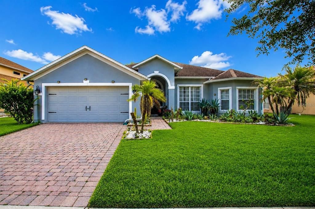 For Rent: $2,500 (3 beds, 2 baths, 1950 Square Feet)