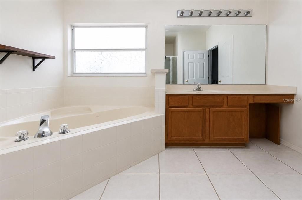 For Rent: $2,500 (3 beds, 2 baths, 1950 Square Feet)