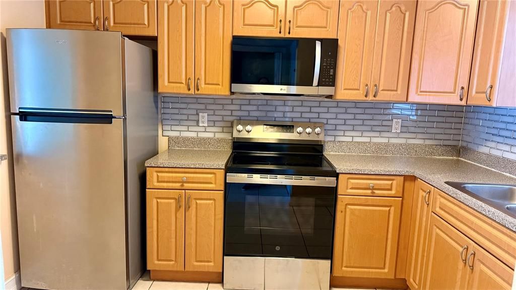 На продажу: $109,900 (1 спален, 1 ванн, 742 Квадратных фут)