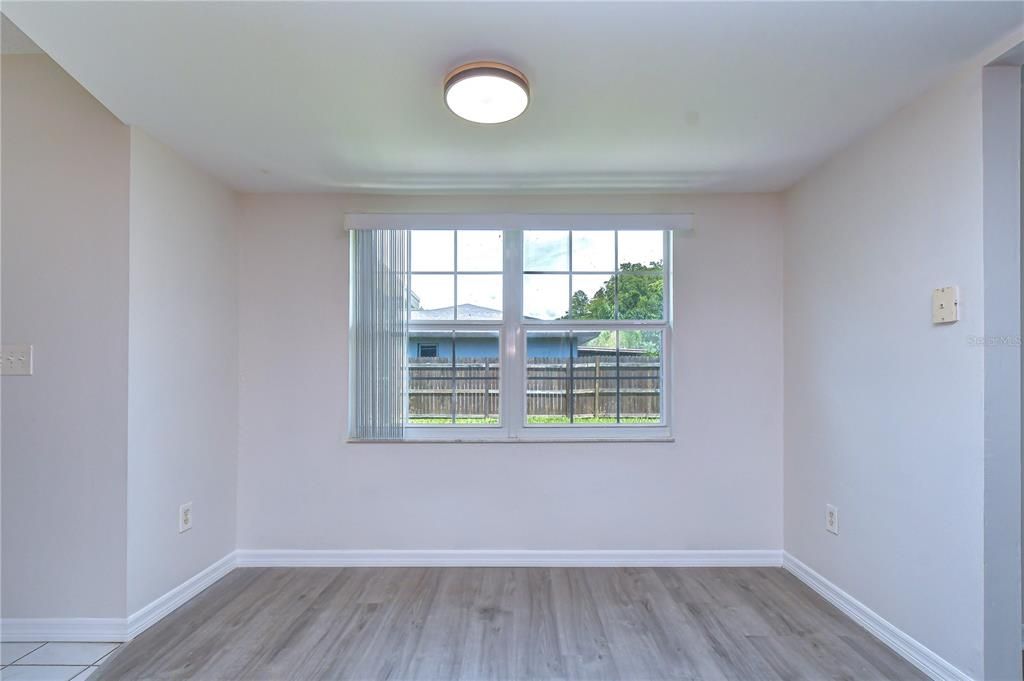 Active With Contract: $419,900 (3 beds, 2 baths, 1543 Square Feet)