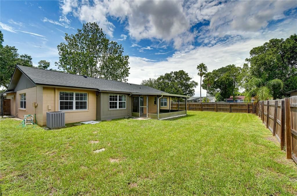 Active With Contract: $419,900 (3 beds, 2 baths, 1543 Square Feet)