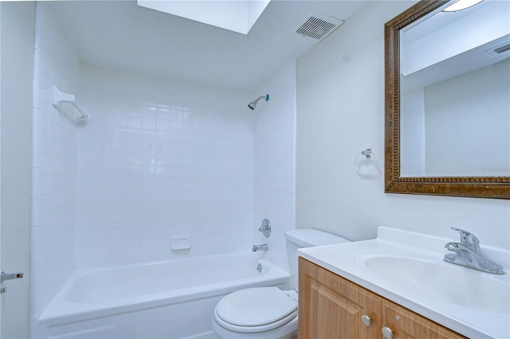 Active With Contract: $419,900 (3 beds, 2 baths, 1543 Square Feet)