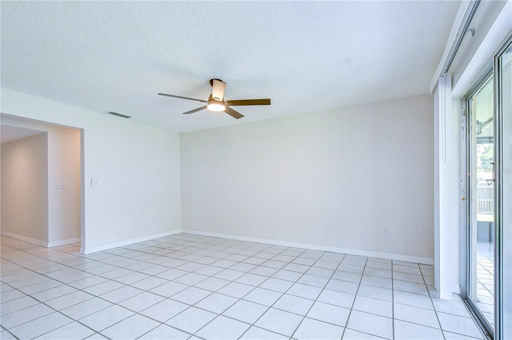 Active With Contract: $419,900 (3 beds, 2 baths, 1543 Square Feet)